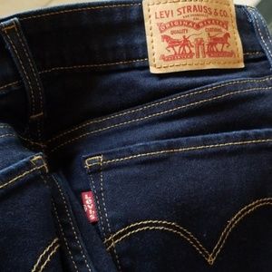 SPRING SALE! Levis jeans